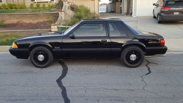 1989 Ford Mustang LX Sedan 2-Door