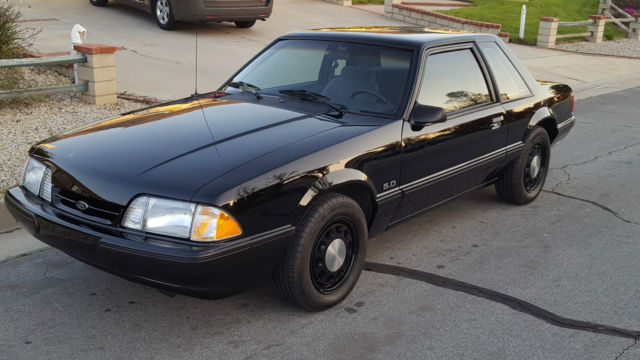 1989 Ford Mustang LX Sedan 2-Door - photo 3