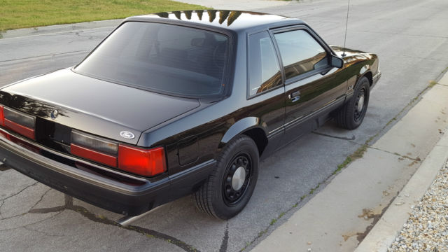 1989 Ford Mustang LX Sedan 2-Door - photo 4