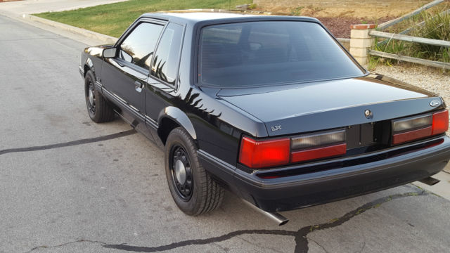 1989 Ford Mustang LX Sedan 2-Door - photo 5