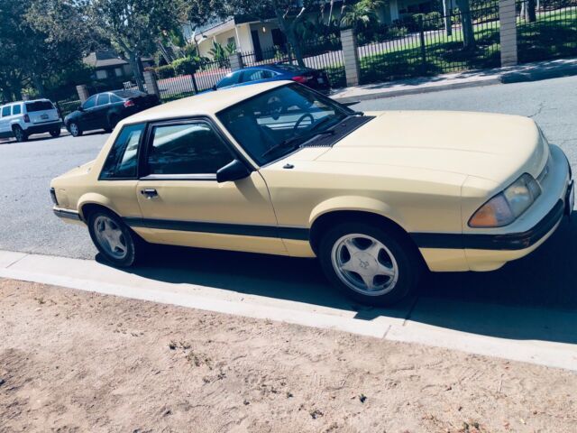 1989 Ford Mustang LX - photo 3