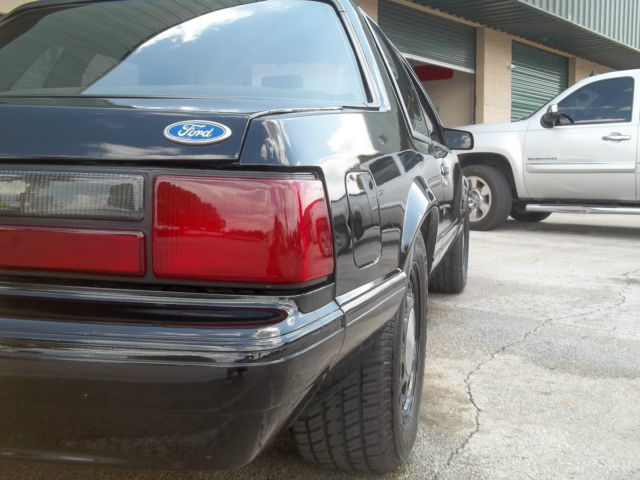 1989 Ford Mustang - photo 3