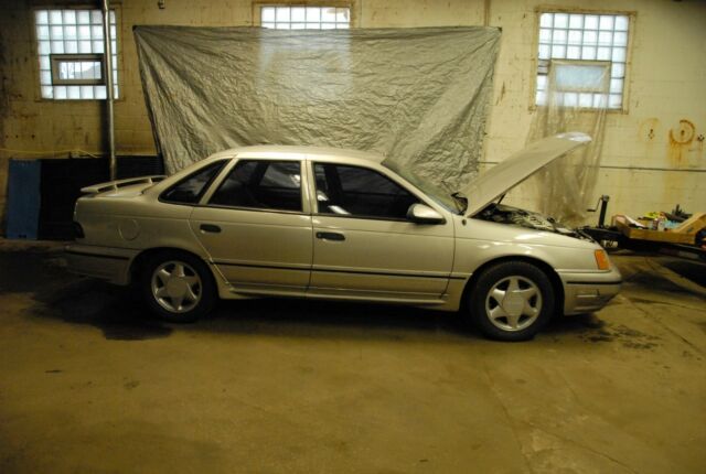1989 Ford Taurus - photo 4