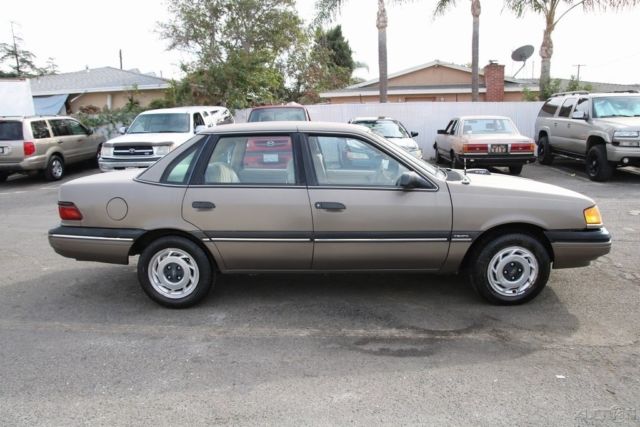 1989 Ford Tempo GL - photo 3