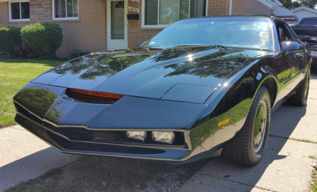 1989 Formula 350 Knight Rider Replica KITT KARR 1989 Pontiac Firebird Formula 350