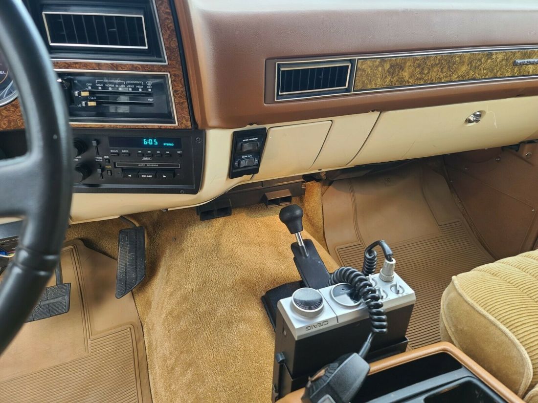 1989 GMC Suburban SLE - photo 12