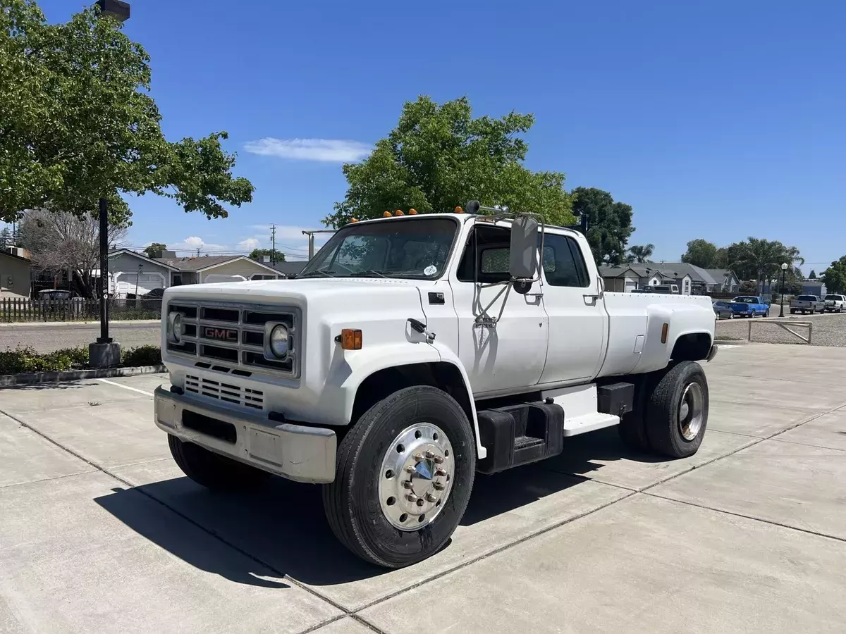 1989 GMC C7000 White C7D042 1989 GMC C7000 C7D042