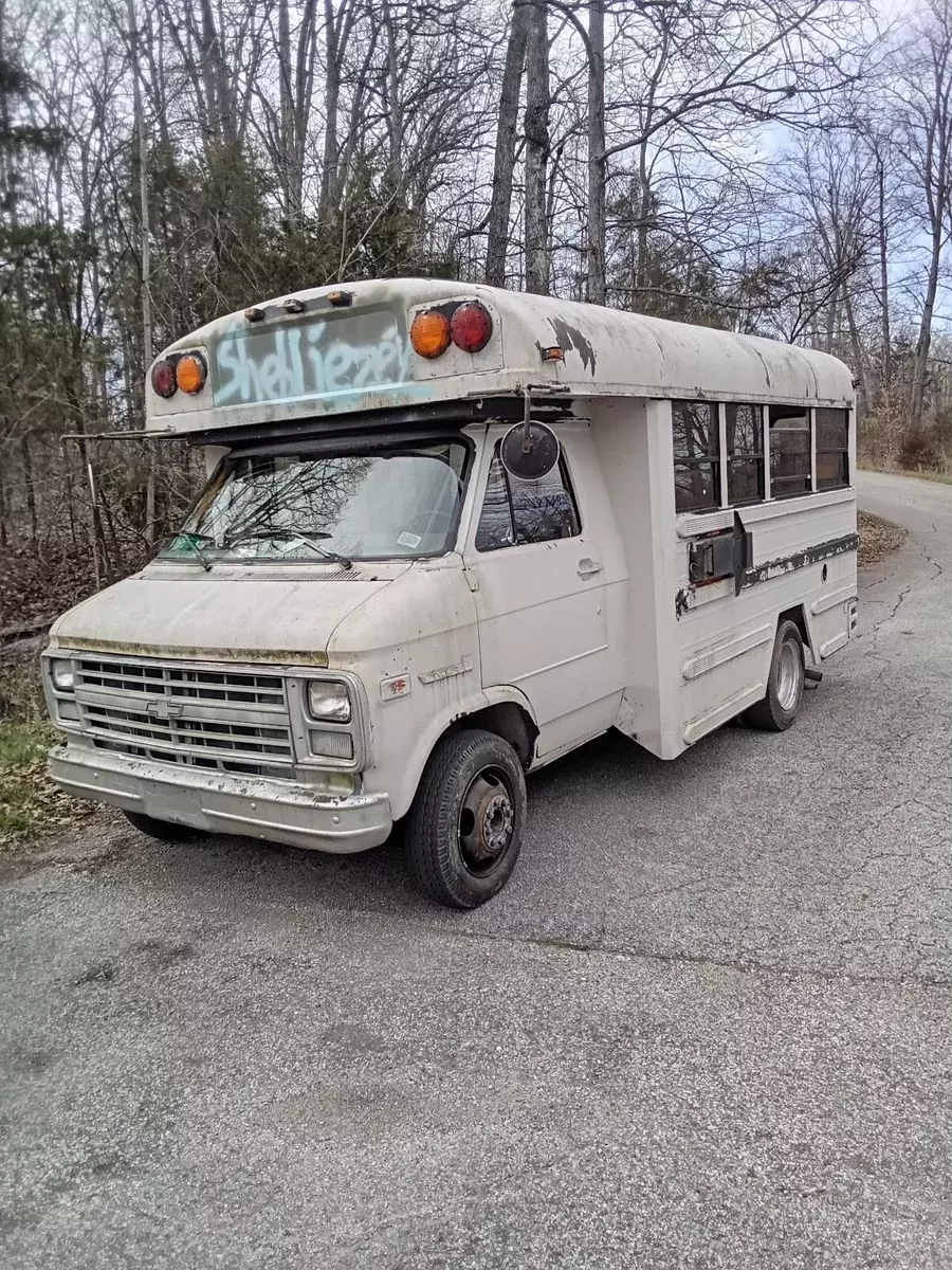 1989 GMC Cutaway Van Van White G3500 1989 GMC Vandura G3500