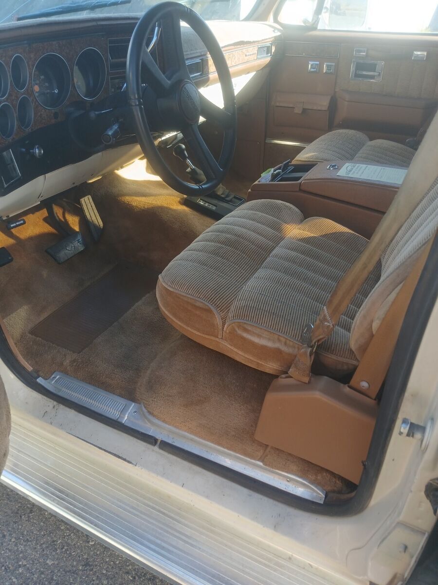 1989 GMC Suburban V15 CONVENTIONAL - photo 6