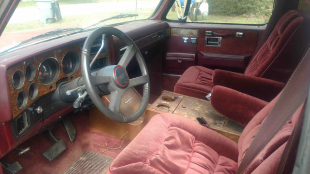 1989 GMC Suburban Southern Comfort Interior - photo 3