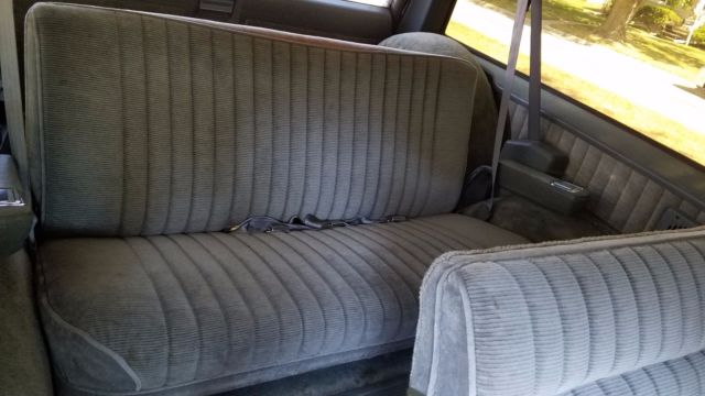 1989 GMC Suburban SLE - photo 13
