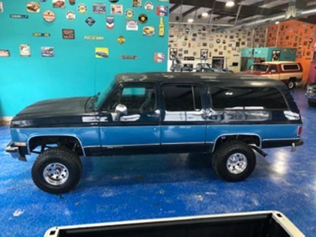 1989 GMC Suburban -- - photo 4