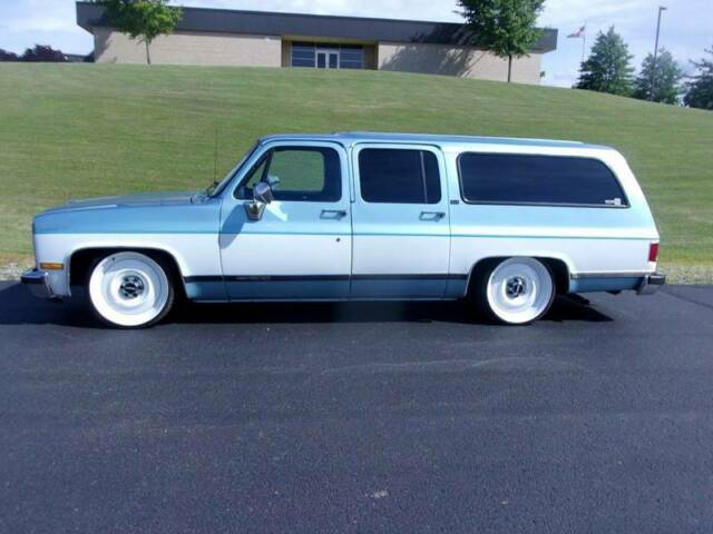 1989 GMC Suburban R1500 4dr SUV - photo 2