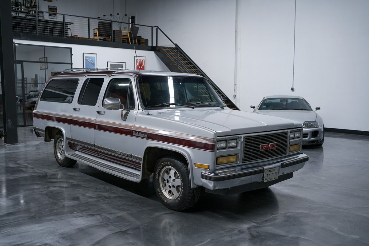 1989 GMC Suburban - photo 2