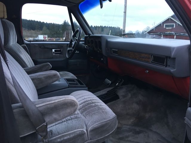 1989 GMC Suburban SLE 4-DOOR SPORT UTILITY - photo 3