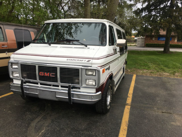 1989 GMC Vandura LX series with starcraft Conversion - photo 2