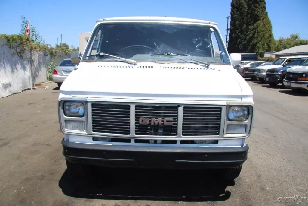 1989 GMC Vandura G3500 - photo 9
