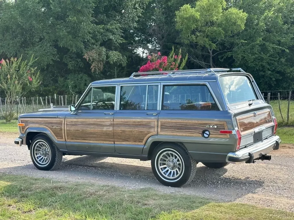 1989 Jeep Wagoneer Grand Wagoneer, Frame Off Restoration - photo 10