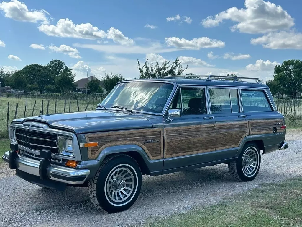 1989 Jeep Wagoneer Grand Wagoneer, Frame Off Restoration - photo 2