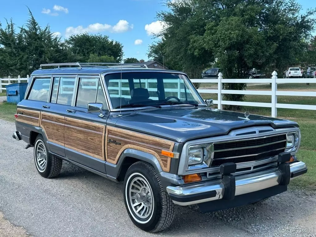 1989 Jeep Wagoneer Grand Wagoneer, Frame Off Restoration - photo 3