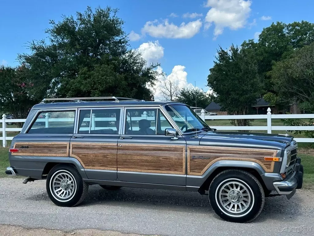 1989 Jeep Wagoneer Grand Wagoneer, Frame Off Restoration - photo 5