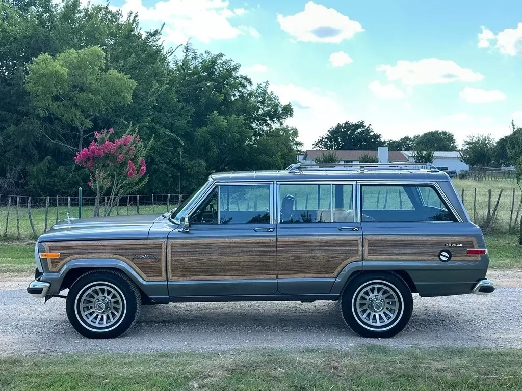 1989 Jeep Wagoneer Grand Wagoneer, Frame Off Restoration - photo 8