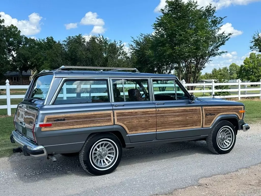 1989 Jeep Wagoneer Grand Wagoneer, Frame Off Restoration - photo 9
