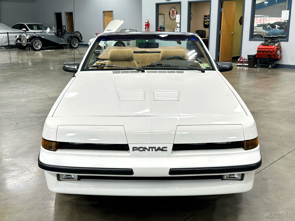 1989 Pontiac Sunbird GT Turbo - photo 2