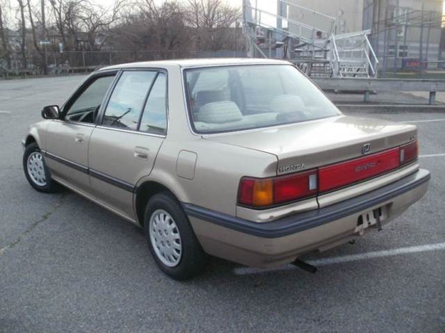 1989 Honda Civic LX 4dr Sedan - photo 3
