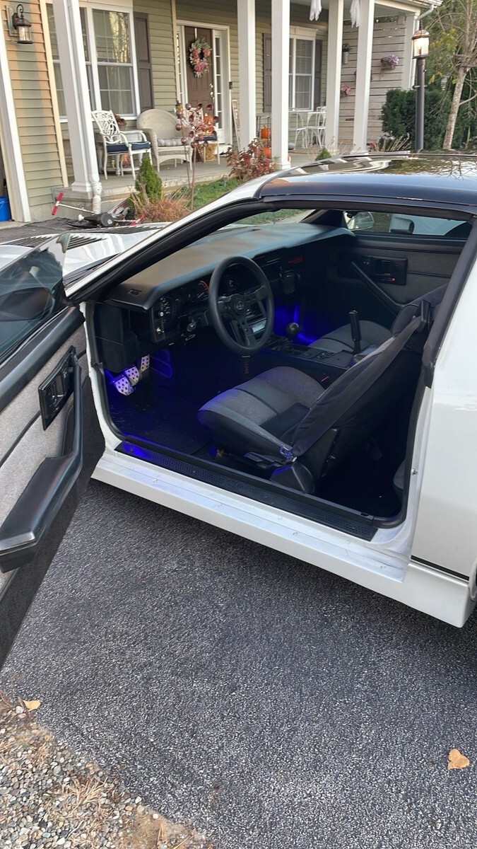 1989 Chevrolet Camaro - photo 8