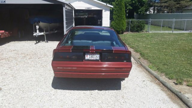 1989 Chevrolet Camaro iroc - photo 3