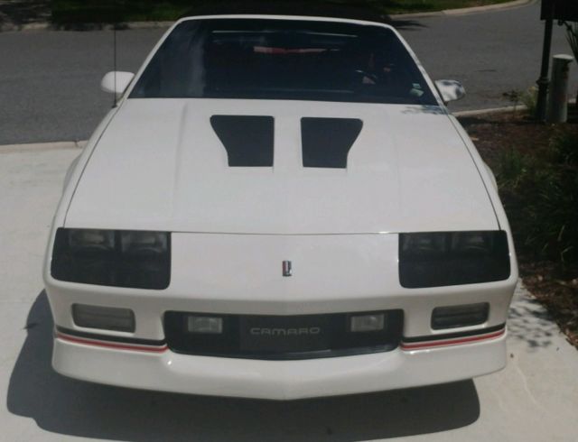 1989 Chevrolet Camaro red - photo 3