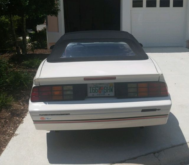 1989 Chevrolet Camaro red - photo 4