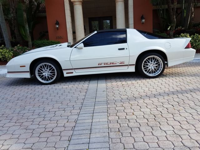 1989 Chevrolet Camaro IROC Z - photo 2