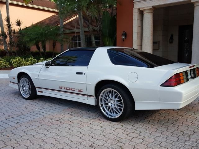 1989 Chevrolet Camaro IROC Z - photo 3