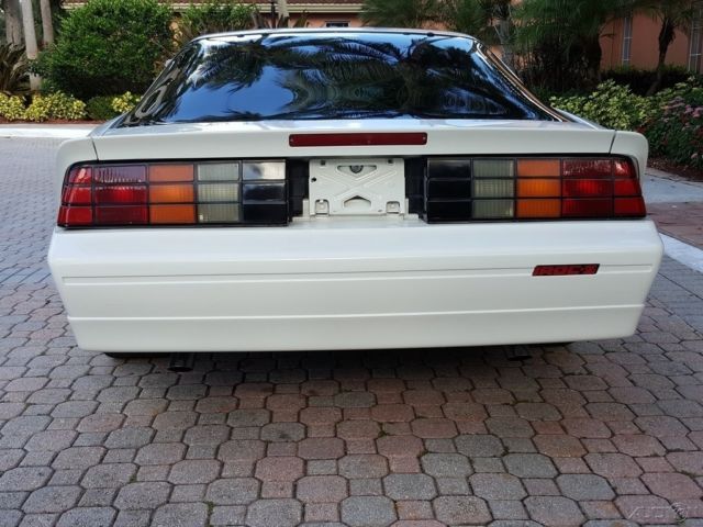 1989 Chevrolet Camaro IROC Z - photo 4