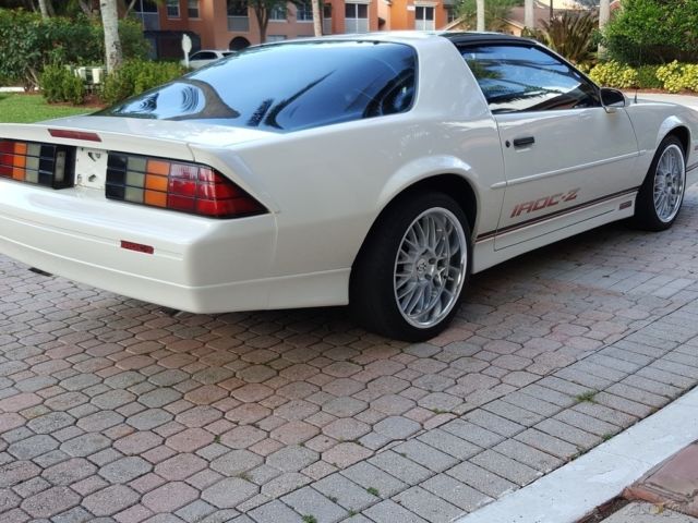 1989 Chevrolet Camaro IROC Z - photo 9