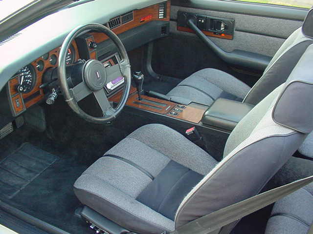 1989 Chevrolet Camaro IROC CONVERTIBLE - photo 11