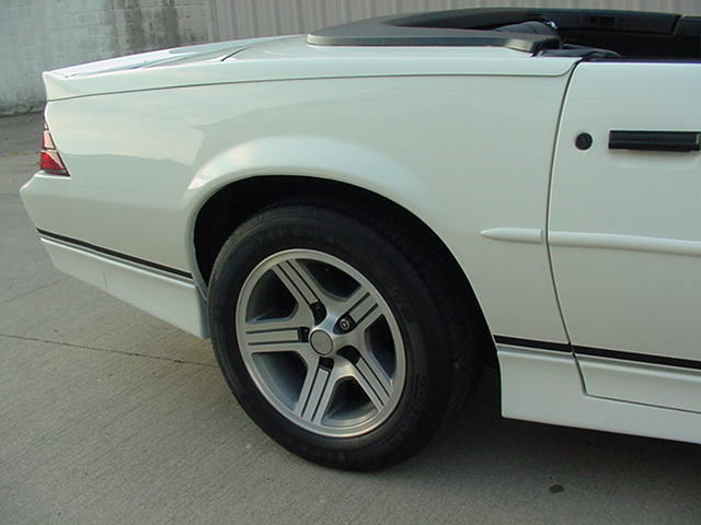 1989 Chevrolet Camaro IROC CONVERTIBLE - photo 9