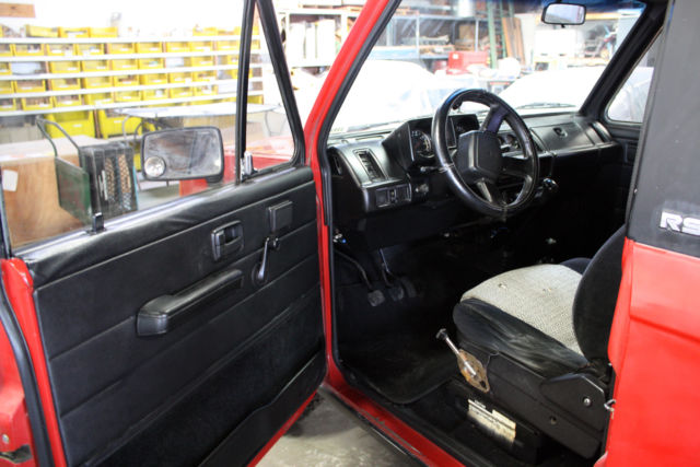 1989 Isuzu Trooper RS Sport Utility 2-Door - photo 6