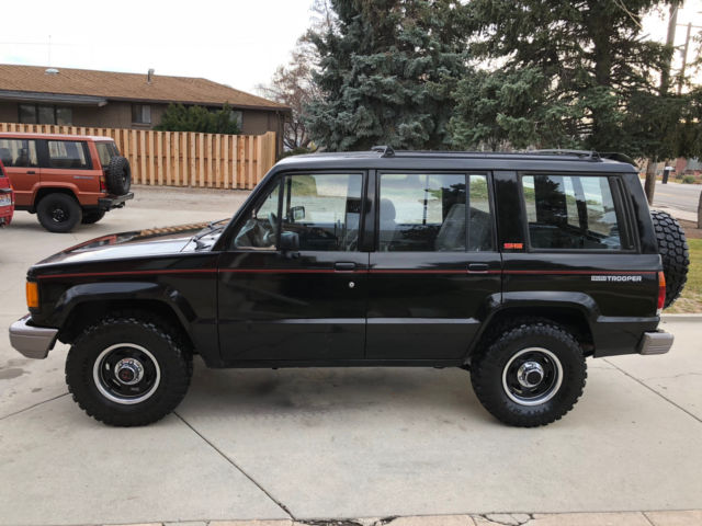 1989 Isuzu Trooper SE 4x4 SUV – 1st Gen Automatic Transmission – *RARE* – Black 1989 Isuzu Trooper SE/ Special Edition