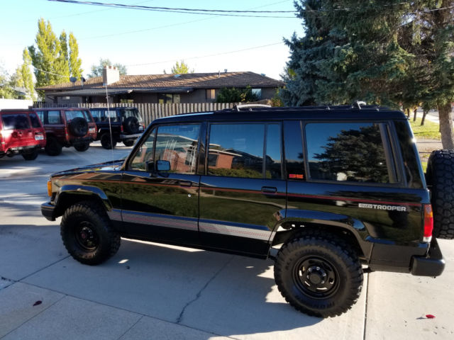 1989 Isuzu Trooper SE 4x4 SUV – 1st Gen Manual 5 Speed – RARE – Black 1989 Isuzu Trooper SE/ Special Edition