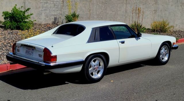 1989 Jaguar XJ-Series XJS V12 FREE SHIPPING WITH BUY IT NOW - photo 2