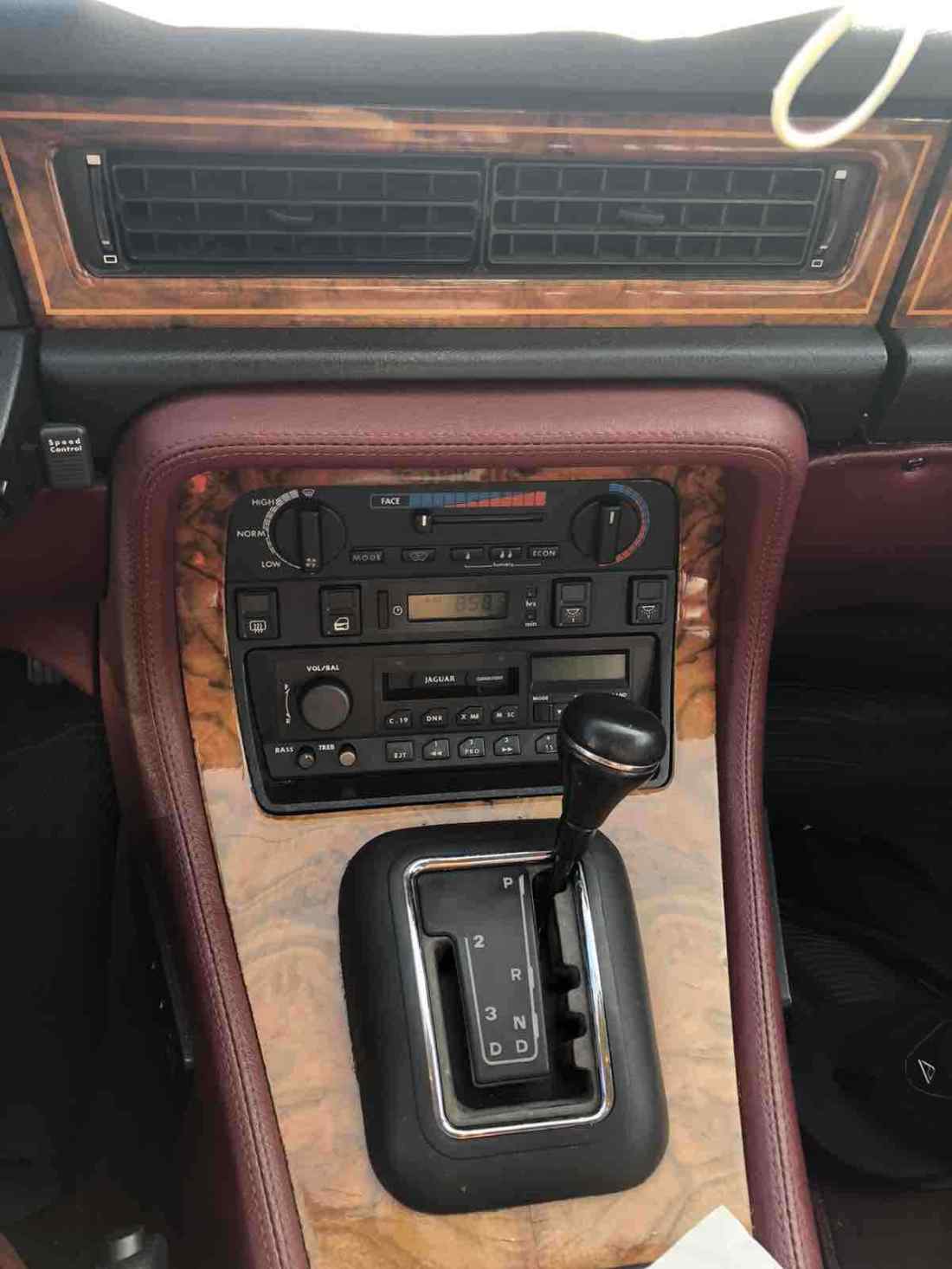 1989 Jaguar XJ6 - photo 7