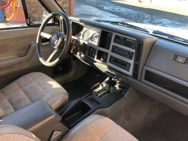 1989 Jeep Cherokee Laredo - photo 12
