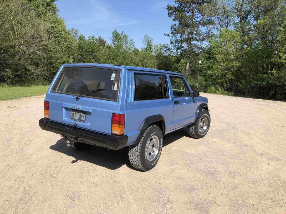 1989 Jeep Cherokee sport - photo 2