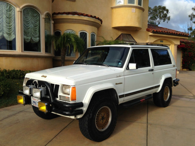 1989 Jeep Cherokee Limited Sport Utility 2-Door - photo 3