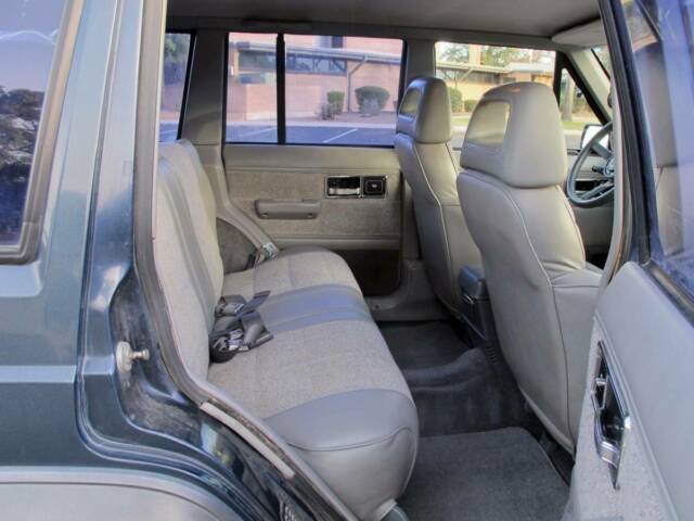 1989 Jeep Cherokee Laredo 4x4 - photo 10