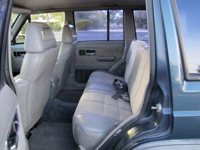 1989 Jeep Cherokee Laredo 4x4 - photo 12