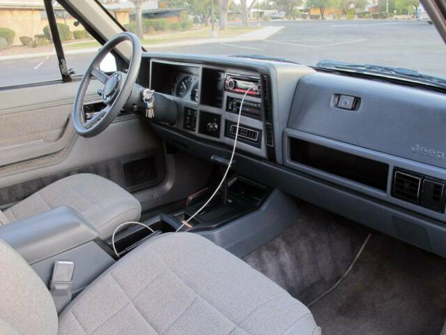 1989 Jeep Cherokee Laredo 4x4 - photo 8